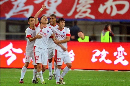 今晚能否再取胜？拜仁近10次与圣保利交手取9胜1负（近10战9胜1负，拜仁今晚再战圣保利能否延续胜势？）