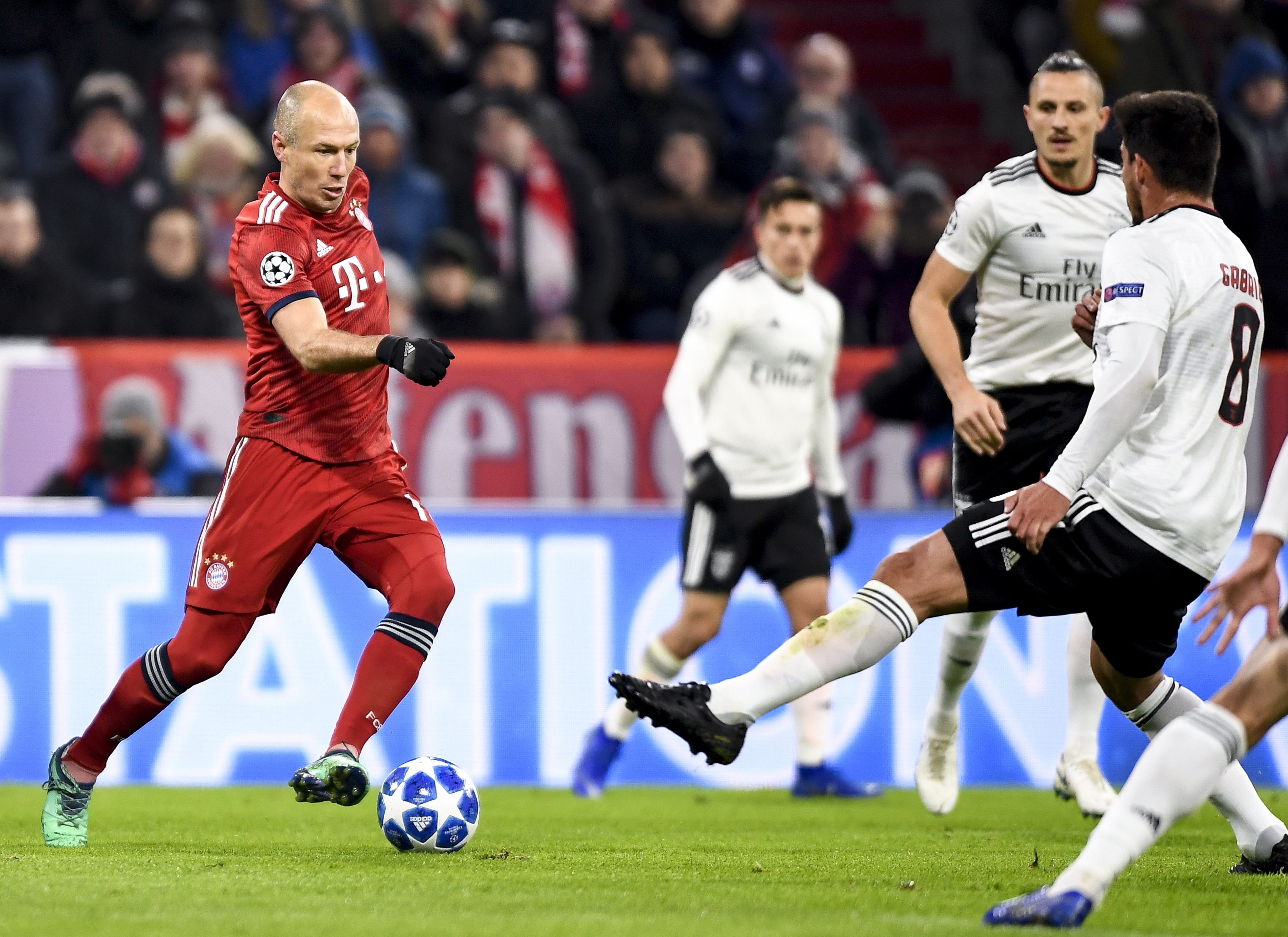 马斯坦托诺：队里最让我不可思议的是贝林；批评让我不断进步（马斯坦托诺：队内最惊艳的是贝林，批评促我持续成长）