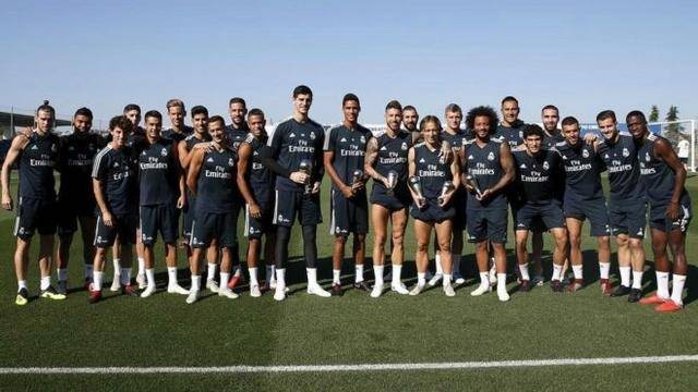 半场战报：本菲卡0-0勒沃库森，奥塔门迪中柱（半场速讯：本菲卡与勒沃库森互交白卷，奥塔门迪中柱憾失良机）