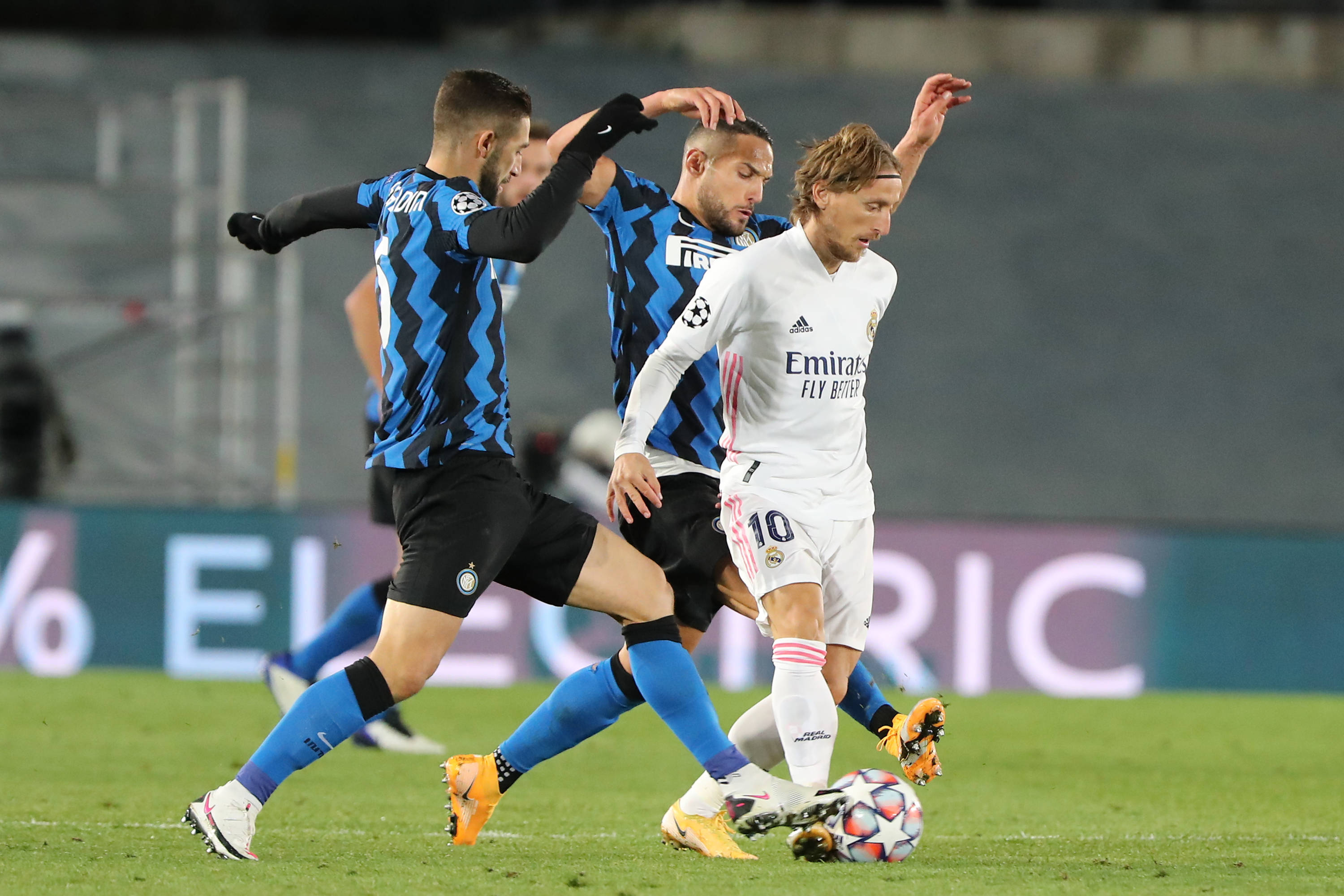 篮球篮网明星球员强调团结：我们是一支队伍（篮网核心强调团结：我们是一体）