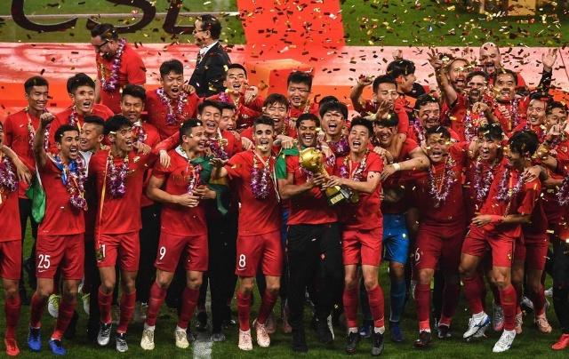 曼晚：曼联季前赛活动安排更合理，阿莫林的纪律约束比较温和（曼晚：曼联季前赛规划更科学，阿莫林的纪律管理相对温和）