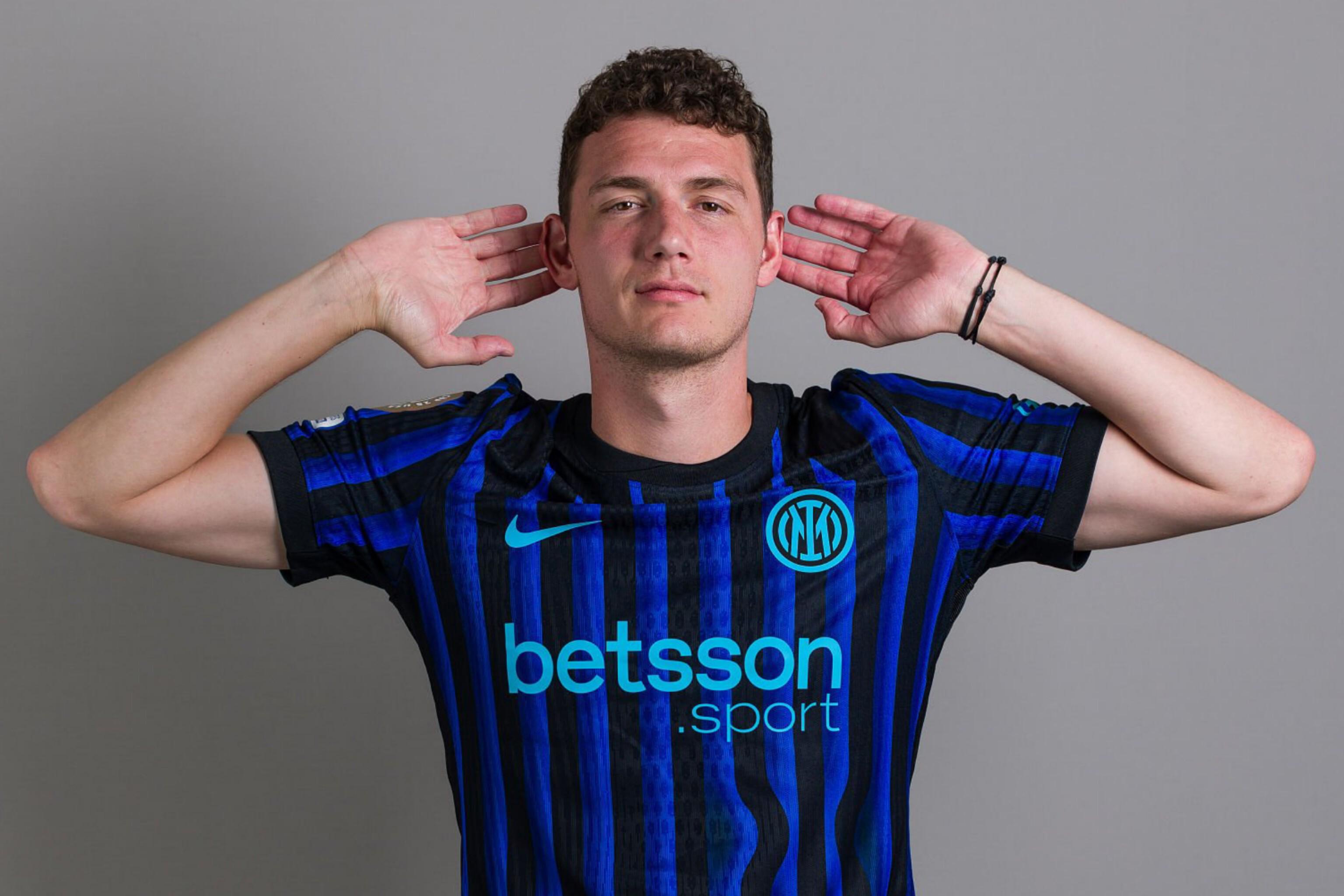 如何评价？CBA杯多人因地板贴纸滑倒引争议：希望引起重视（CBA杯地板贴纸致多名球员滑倒引发争议：亟待重视）