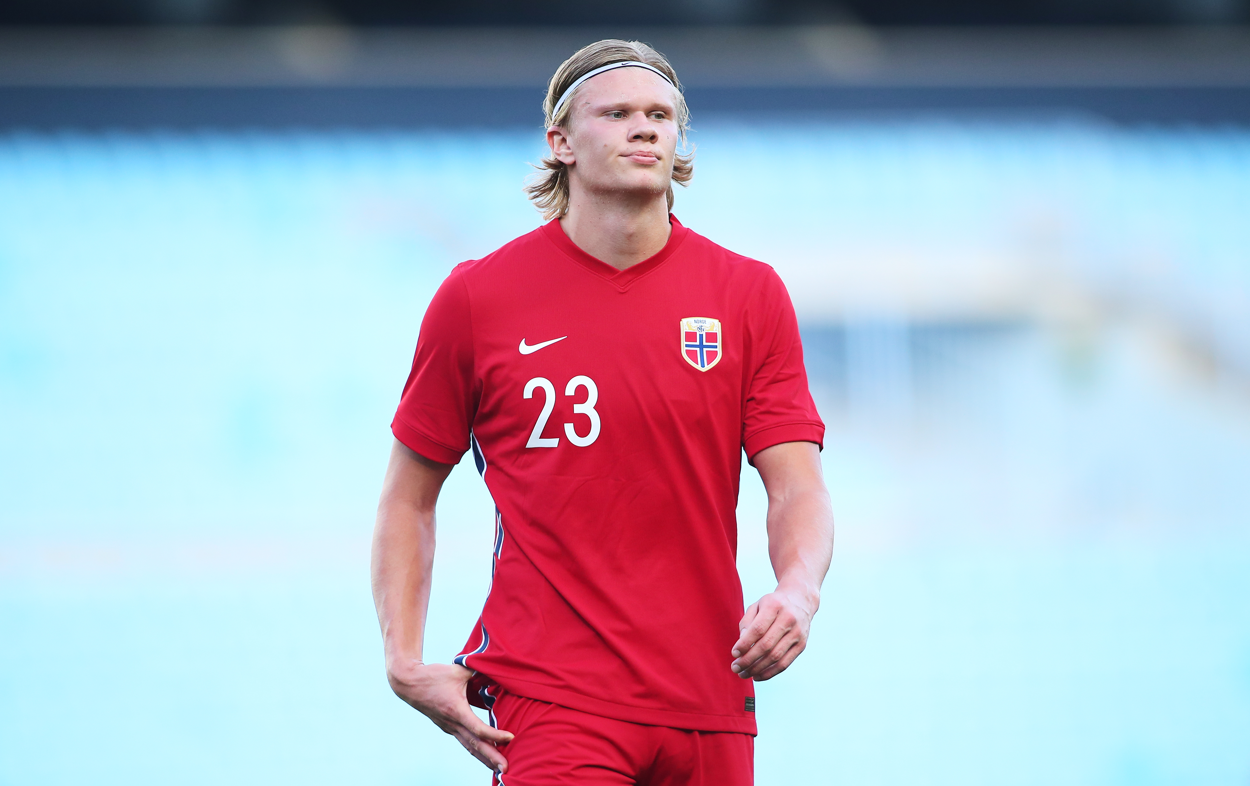 建队基石！武磊、颜骏凌等7人随海港四夺中超冠军（四冠功臣！武磊、颜骏凌等七将随海港四度称王中超）