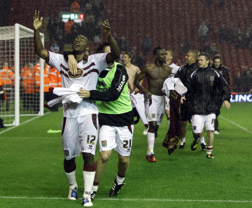 官方：前柏林联主帅费希尔执教美因茨，双方签约到2028年（美因茨官宣前柏林联主帅费希尔上任，合同至2028年）