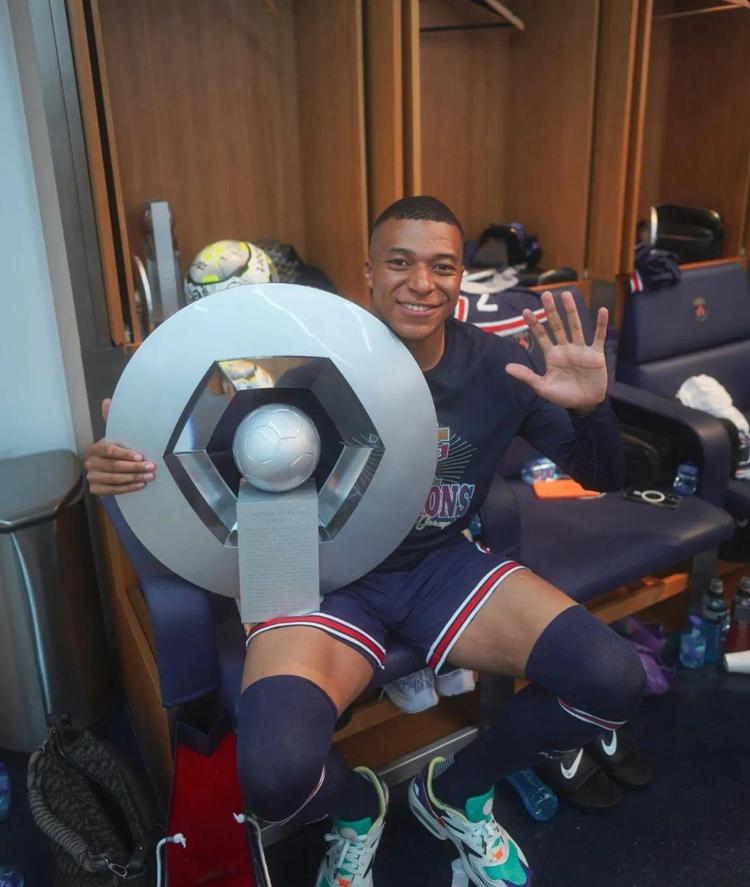 孔帕尼：我们不能变得傲慢，必须学会珍惜这些艰难的胜利（孔帕尼：别自满，珍惜每一场来之不易的胜利）