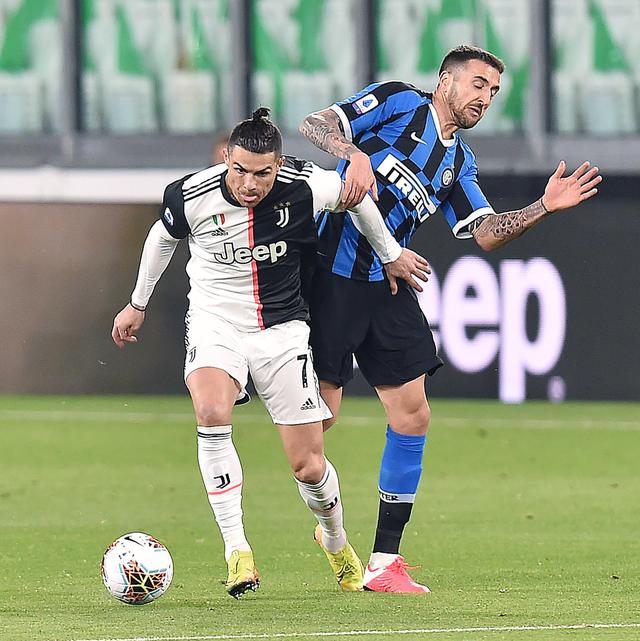 曼联锁定胖虎接班人！夏窗7000万求购水晶宫21岁帝星（曼联瞄准胖虎接班人：今夏7000万报价水晶宫21岁天才）